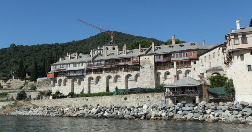 «Ασεβή» ξεσπάσματα του Εγκέλαδου στο Άγιο Όρος
